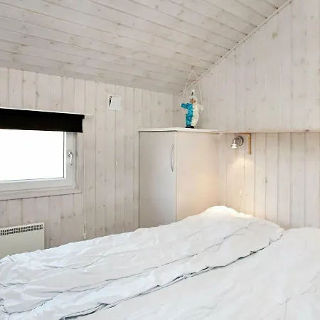 Holiday home Three-bedroom Holiday In Henne 3 Henne Strand
